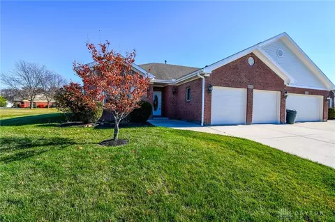 1484 Lantern Ln, Troy, OH 45373 photo 6