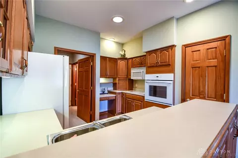 1484 Lantern Ln, Troy, OH 45373 photo 19