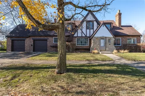2021 Burroughs Dr, Dayton, OH 45406