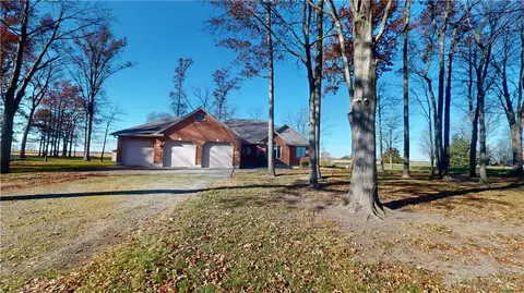 4988 Beechwood Dr, Greenville, OH 45331