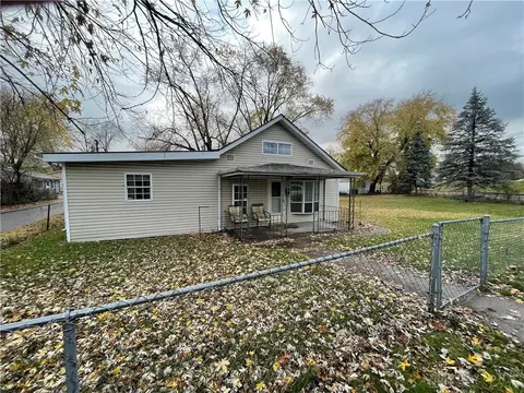 221 Cedar St, Franklin, OH 45005