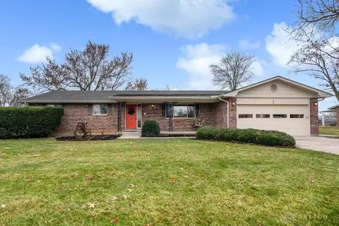 2183 Pine Knott Dr, Dayton, OH 45431