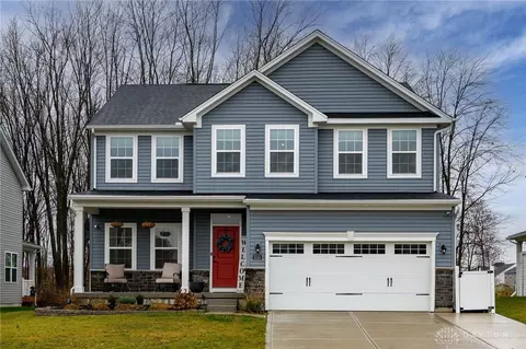 3153 White Ash Dr, Tipp City, OH 45371