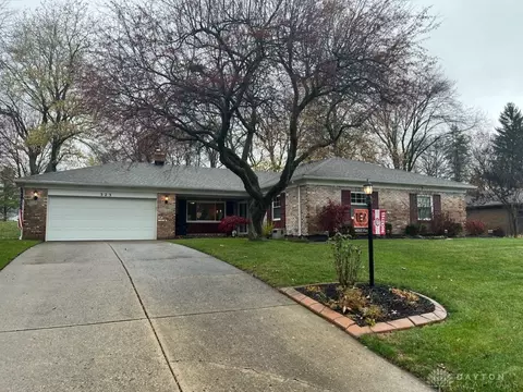 323 Towncrest Dr, Dayton, OH 45434
