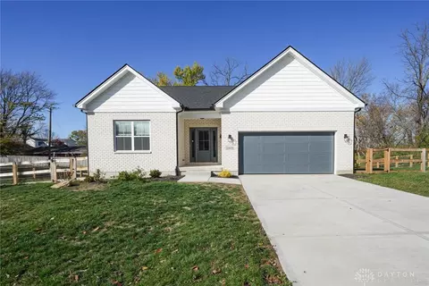 2809 Swigert Rd, Dayton, OH 45440