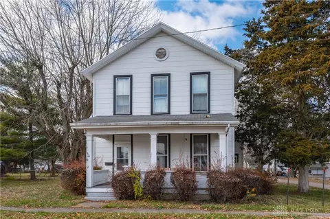 10 S Sycamore St, Jamestown, OH 45335