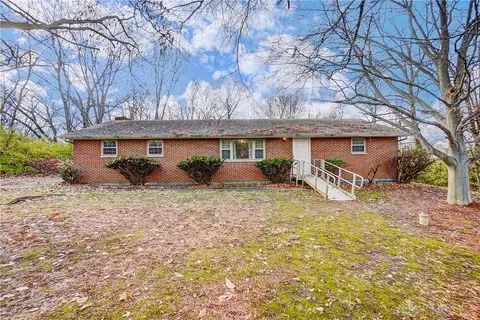 5600 Shull Rd, Dayton, OH 45424