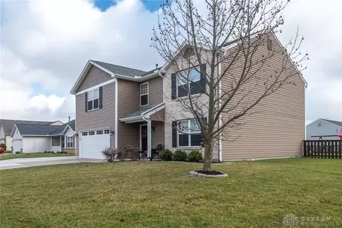 2330 Faircreek Ridge Dr, Fairborn, OH 45324