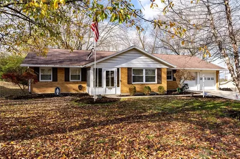 831 Gleneagle Dr, Dayton, OH 45431