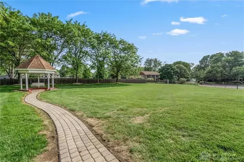 1451 Lindenhurst Dr, Centerville, OH 45459 photo 50