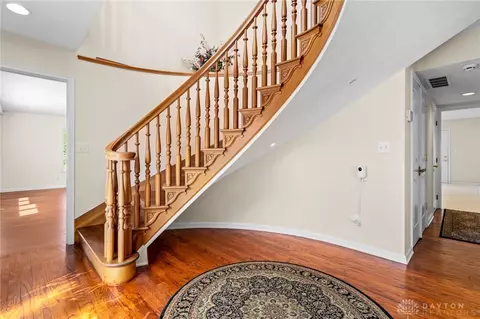 1451 Lindenhurst Dr, Centerville, OH 45459 photo 6