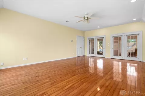1451 Lindenhurst Dr, Centerville, OH 45459 photo 33