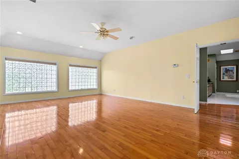 1451 Lindenhurst Dr, Centerville, OH 45459 photo 32