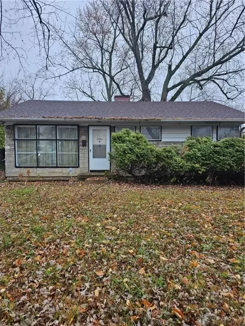 4242 Wolf Rd, Dayton, OH 45416