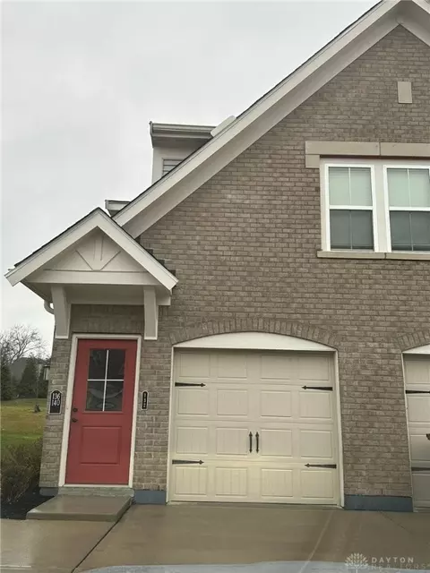 136 Old Pond Rd, Springboro, OH 45066