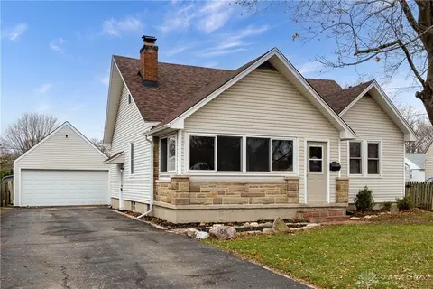 58 Oaklawn Ave, Medway, OH 45341