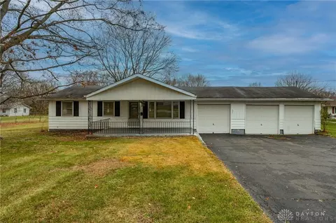 1912 Guenther Rd, Dayton, OH 45417