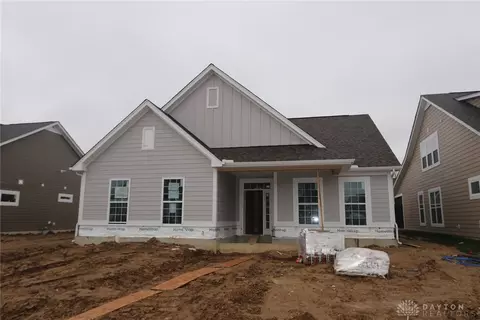 5027 Pepperwell Cir #67, Sugarcreek Township, OH 45440