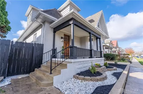 910 Caldwell St, Piqua, OH 45356