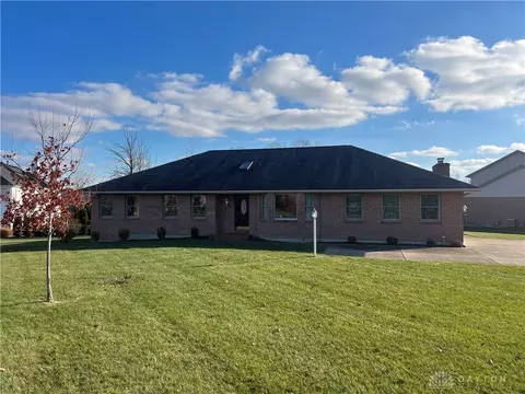 6982 Ashwood Knolls Dr, Hamilton, OH 45011