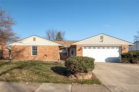 5445 Woodgate Dr, Dayton, OH 45424