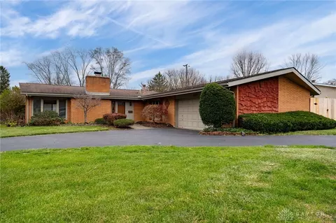 2406 Portage Path, Bellbrook, OH 45305 photo 2