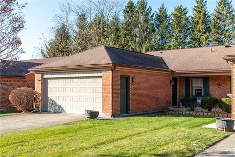 1195 Cymar Dr, Beavercreek, OH 45434