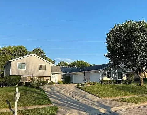 1056 Woods View Ct, Miamisburg, OH 45342