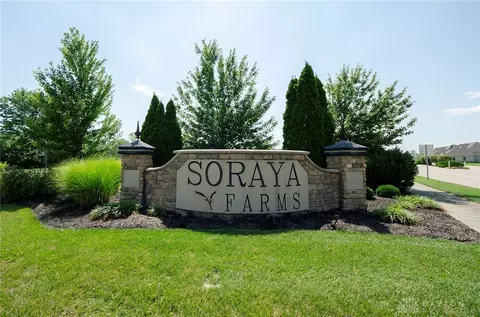 9368 Rochelle Ln, Dayton, OH 45458 photo 4