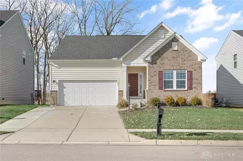 207 Regatta Park Dr, Fairborn, OH 45324