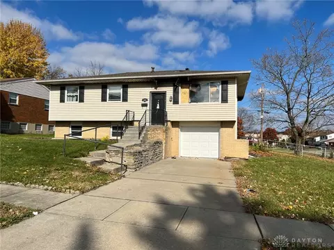 11813 Hanover Rd, Forest Park, OH 45240