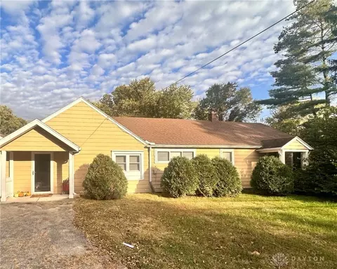 1606 Hanes Rd, Dayton, OH 45434