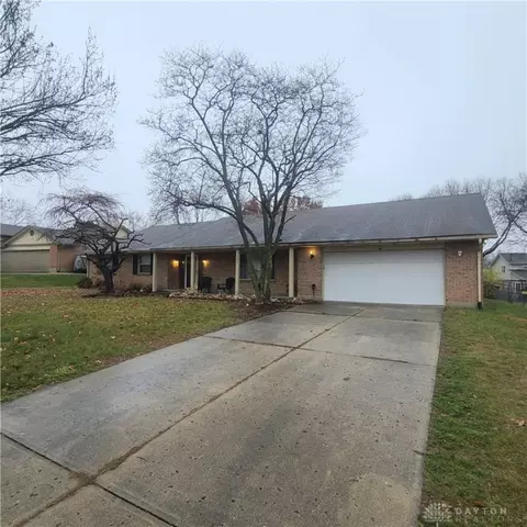 391 Shadywood Dr, Dayton, OH 45415