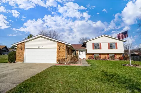 2717 Hutchins Ct, Dayton, OH 45414