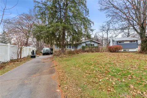 775 Chipley Ct, Forest Park, OH 45240 photo 2