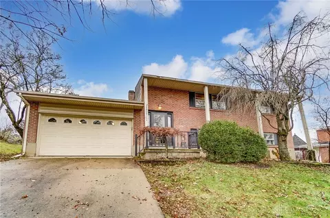 2712 Flowerstone Dr, West Carrollton, OH 45449