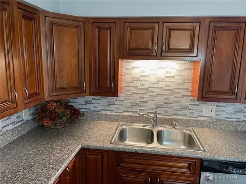 2220 S Burnett Rd, Springfield, OH 45505 photo 26