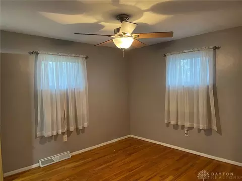 2220 S Burnett Rd, Springfield, OH 45505 photo 17