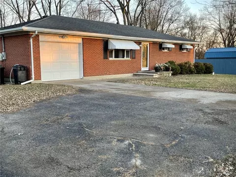 2220 S Burnett Rd, Springfield, OH 45505 photo 13