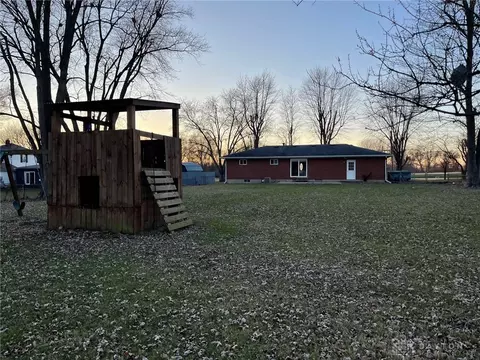 2220 S Burnett Rd, Springfield, OH 45505 photo 11