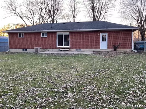 2220 S Burnett Rd, Springfield, OH 45505 photo 12