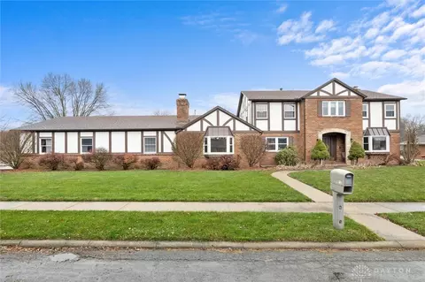 712 Doral Dr, Xenia, OH 45385