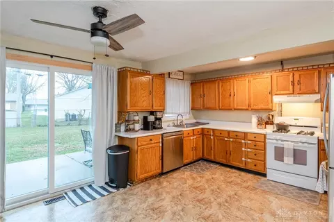 17 Hitching Post Rd, Union, OH 45322 photo 6