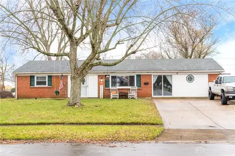 17 Hitching Post Rd, Union, OH 45322