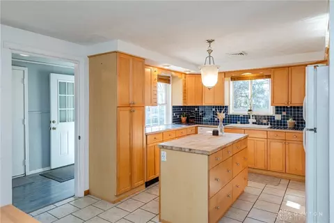 2705 Seymour Ln, Springfield, OH 45503 photo 5