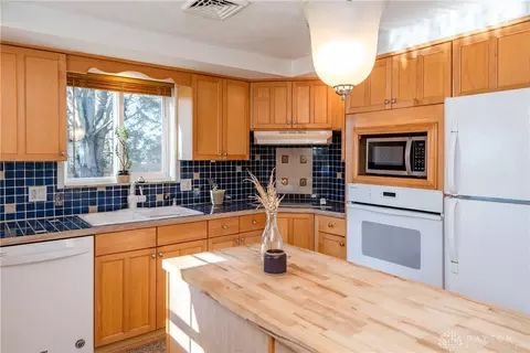 2705 Seymour Ln, Springfield, OH 45503 photo 7