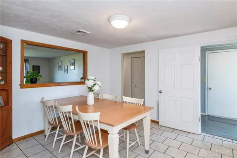 2705 Seymour Ln, Springfield, OH 45503 photo 10