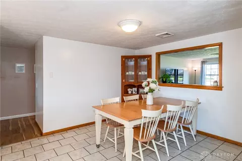 2705 Seymour Ln, Springfield, OH 45503 photo 11