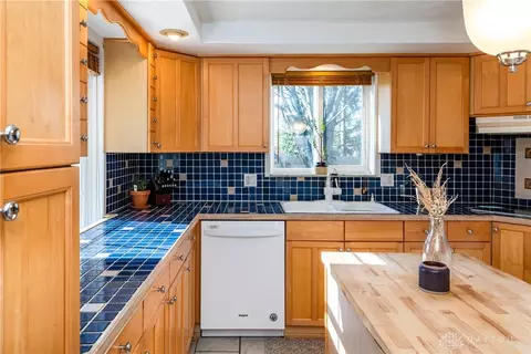 2705 Seymour Ln, Springfield, OH 45503 photo 6
