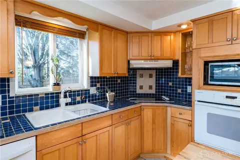 2705 Seymour Ln, Springfield, OH 45503 photo 9